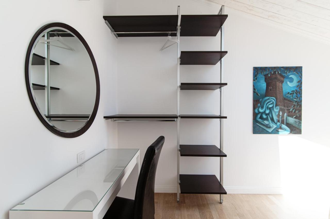 Apartamento Attic 64 - The House Of Travelers Como Exterior foto