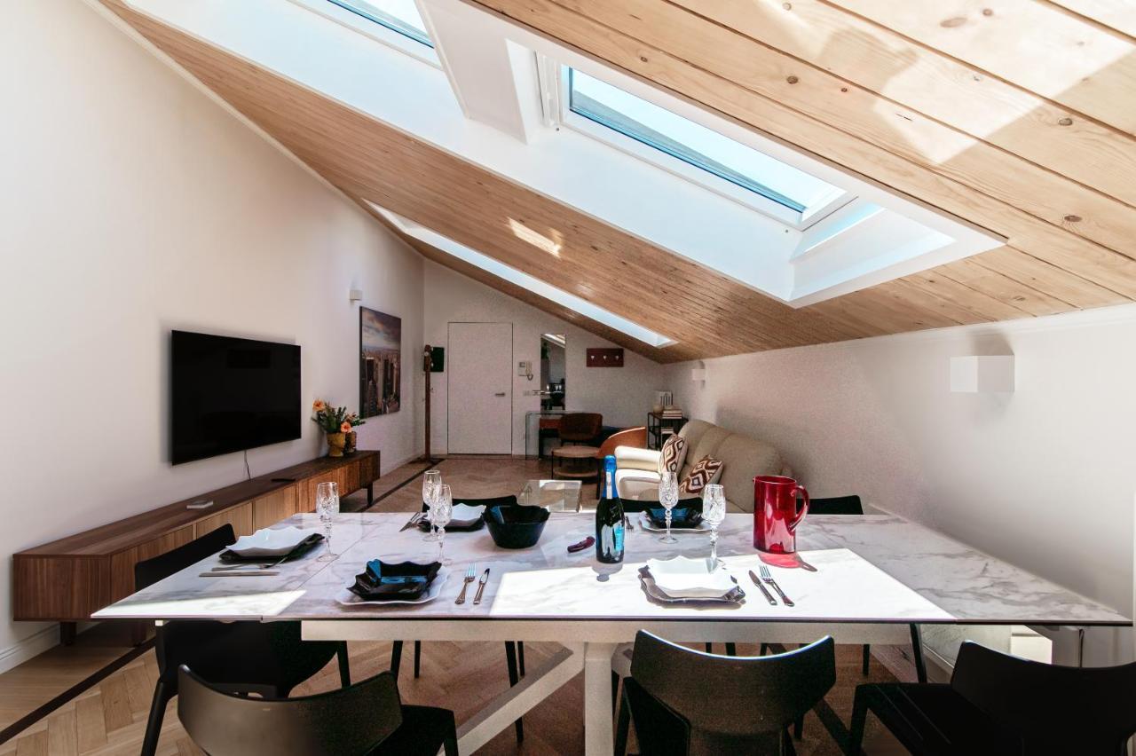 Apartamento Attic 64 - The House Of Travelers Como Exterior foto