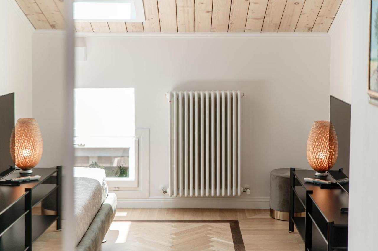 Apartamento Attic 64 - The House Of Travelers Como Exterior foto