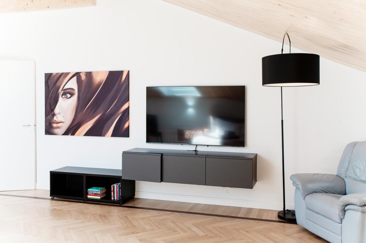 Apartamento Attic 64 - The House Of Travelers Como Exterior foto