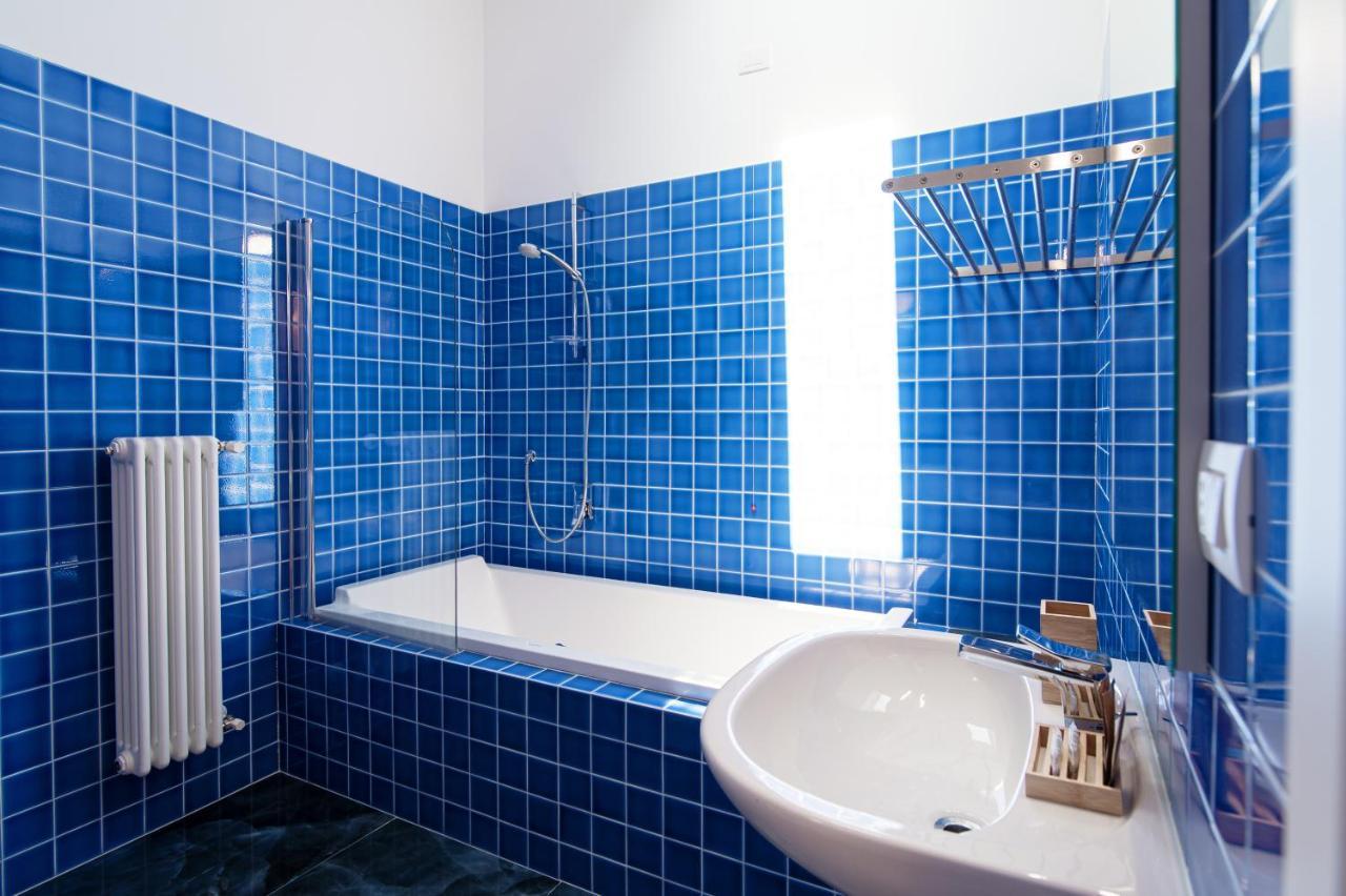 Apartamento Attic 64 - The House Of Travelers Como Exterior foto