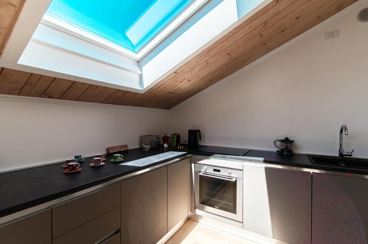 Apartamento Attic 64 - The House Of Travelers Como Exterior foto